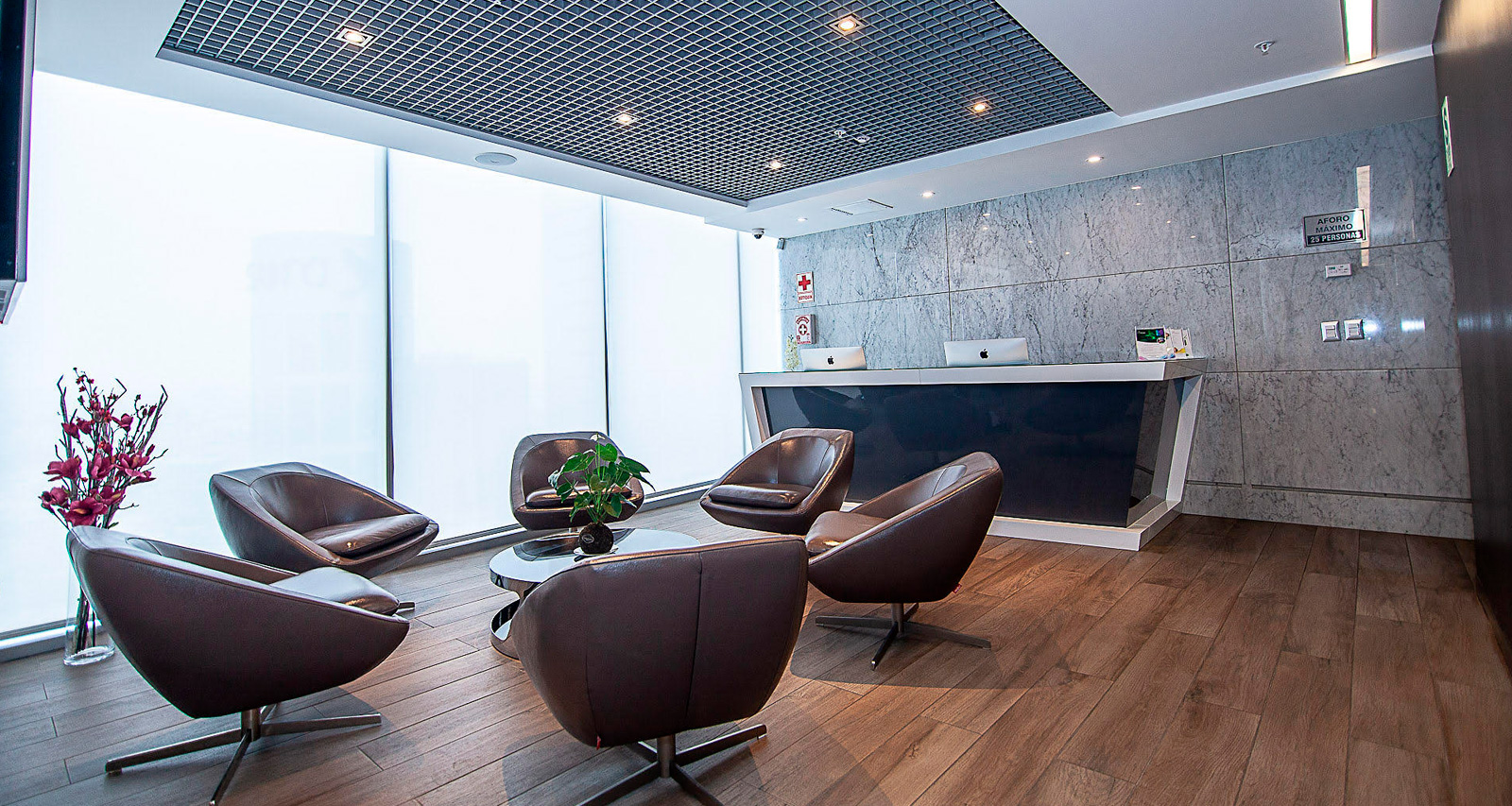 dr-dick-manrique-mansilla-home-1